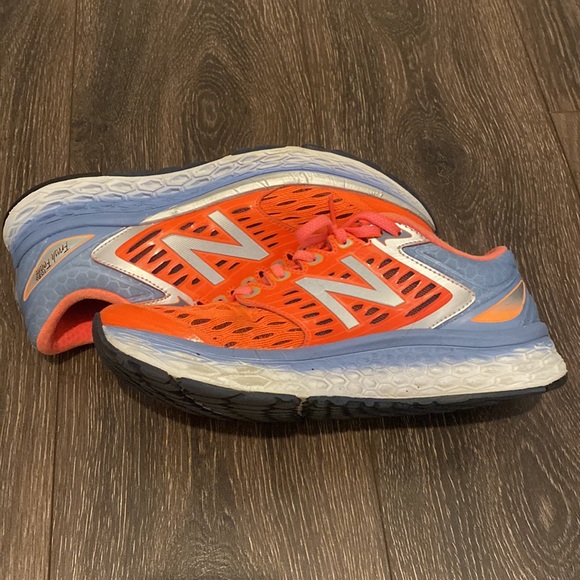 Ladies running shoes - Picture 3 of 5